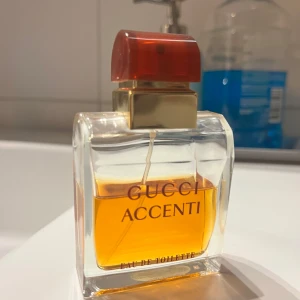 Vintage - Parfym, Gucci Accenti  - Gucci Accenti - Vintage parfym. Ca 30 ml kvar.
