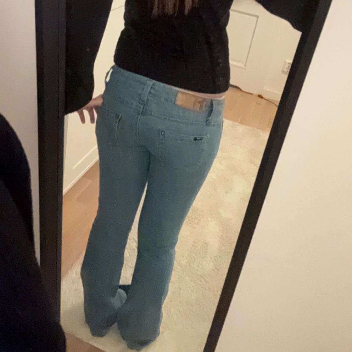 Blå jeans med bootcut - 91