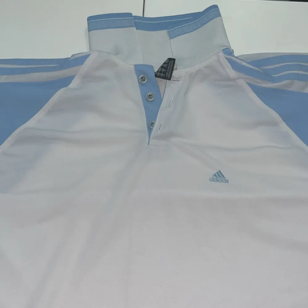 Adidas 3 striped  Brand new,  Vintage,  Polo shirt, Size: L-XL. Skjortor.