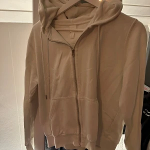 Zip up hoodie  - Bra skick