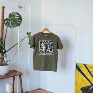 Butter T-shirt  - Storlek S men liten i storleken så passar xs!