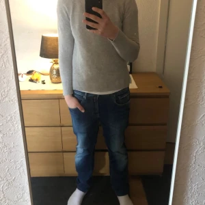 Soft Goat 100% Kashmir - Tjenare! Säljer nu denna Soft Goat tröjan i 100% Kashmir. Säljer pga att den sitter lite litet. Skicket är 9/10 inga stora täcken på användning. Kan sänka priset i smidig affär. 