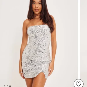 Paljettklänning  - Superfin paljettklänning från Nelly, använd två gånger, därav som ny! 🩷