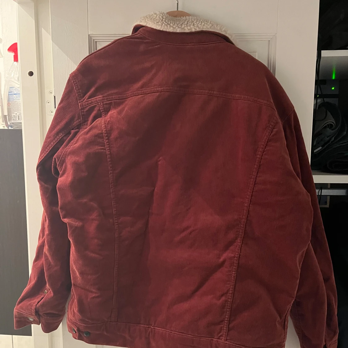 Röd Lee Sherpa jacka - 90