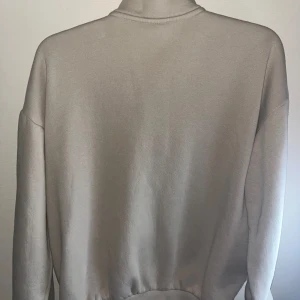 Bershka Half Zip Up - Hoodie half zip up Aldrig använd   Storlek M