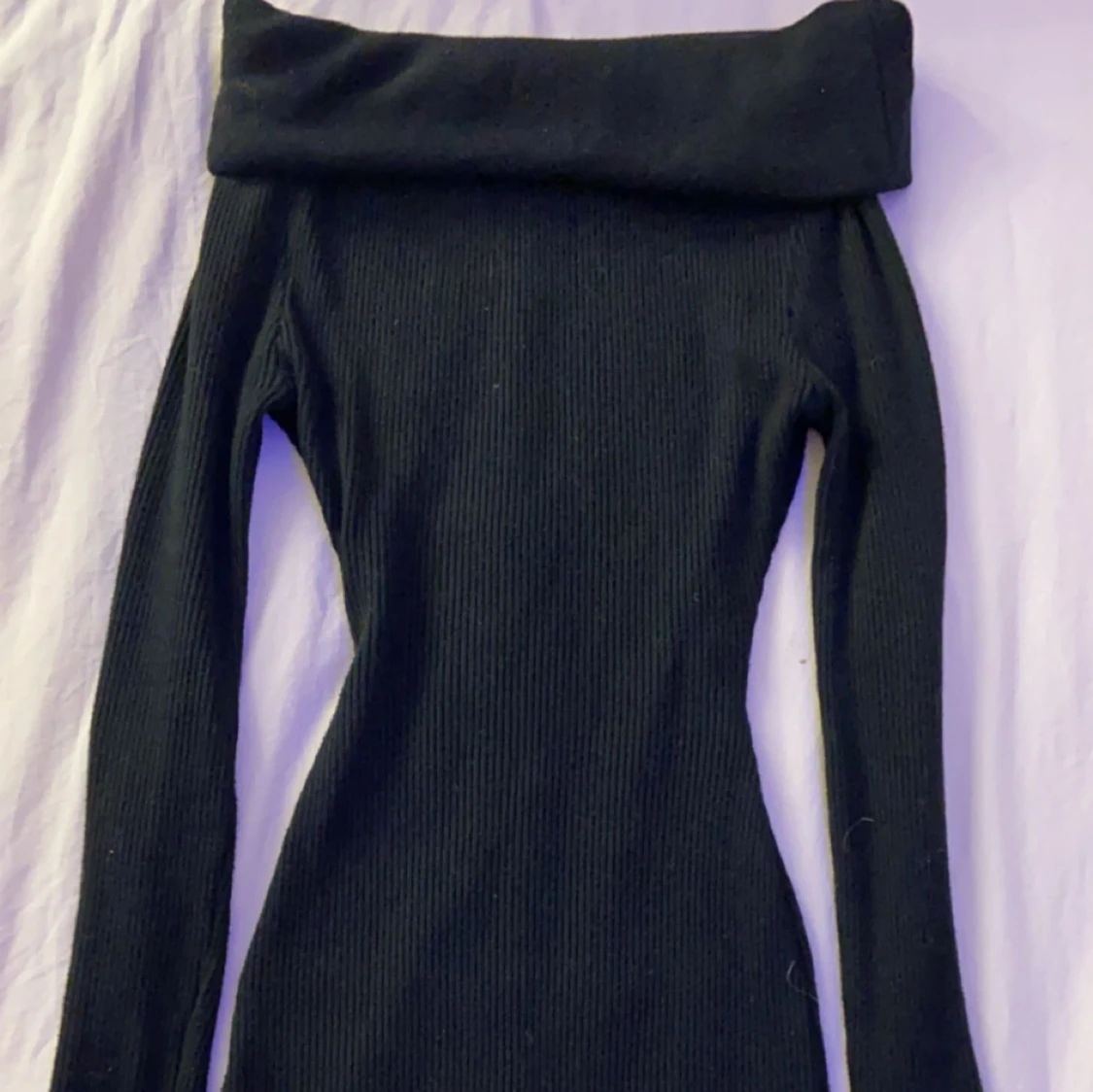 Stickad lång off shoulder klänning - 92