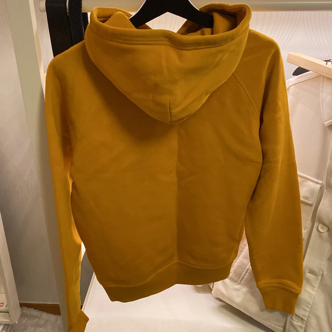 Gul hoodie från GANT - 90