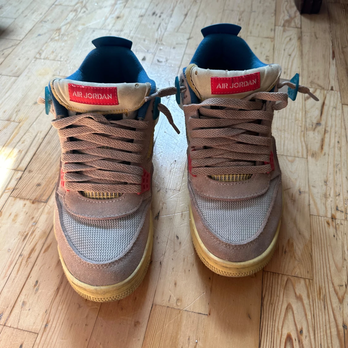 Jordan 4 guava ice  - 90