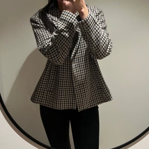 Rutig kappa från Saint Tropez - Intressekoll på denna fina kappan, nyskick!