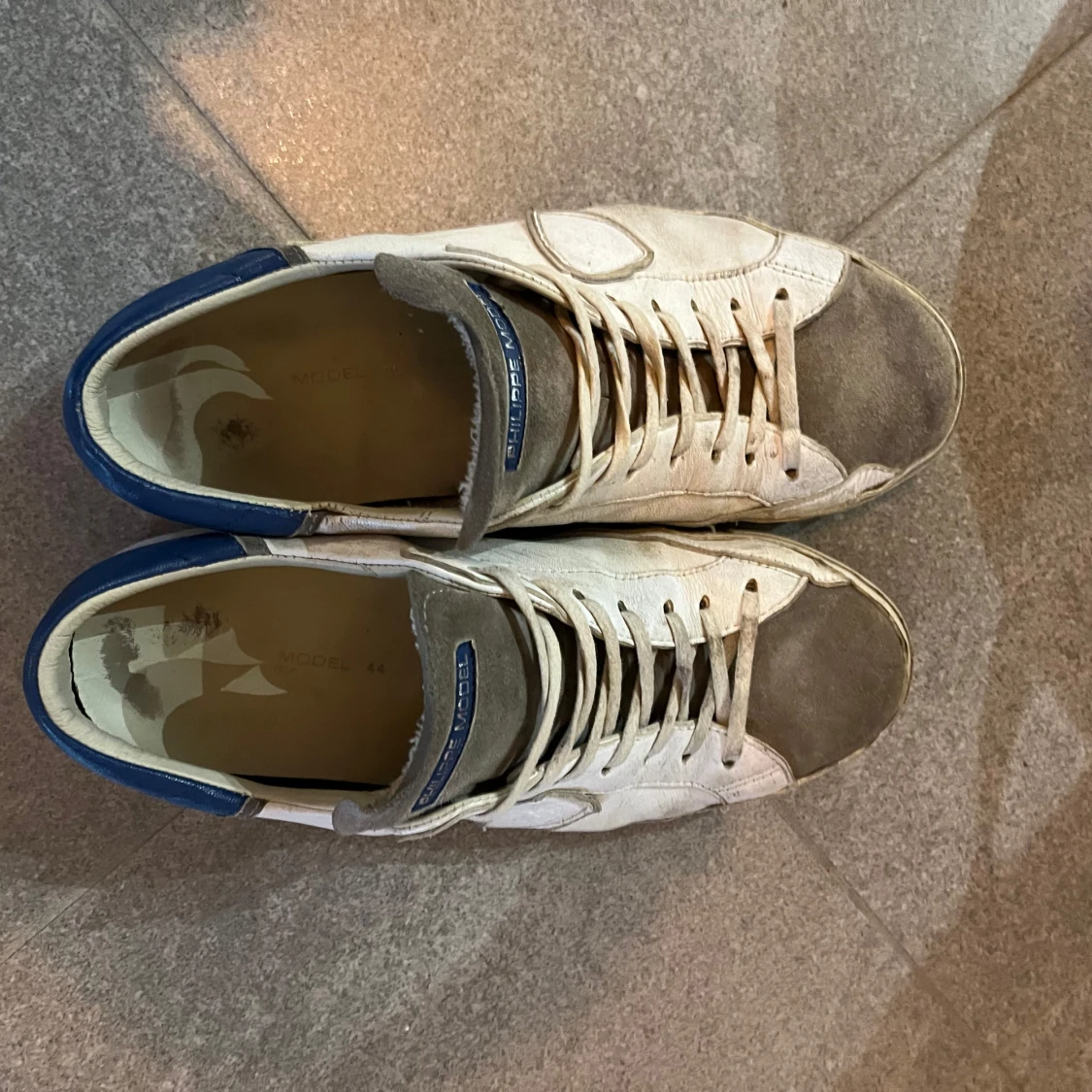 Vita sneakers från Philippe Model - 90