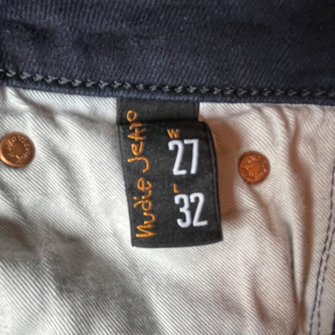 Mörkblå nästan svarta jeans från Nudie Jeans - 92