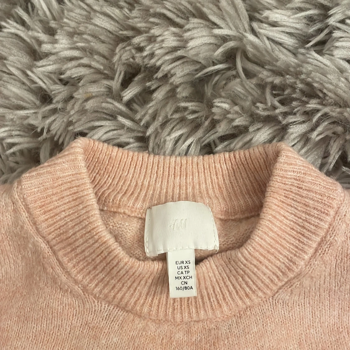 Beige stickad tröja från H&M - 90