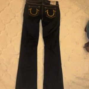 True religion jeans - Storlek 32. Har inga mått men passar M. Nya