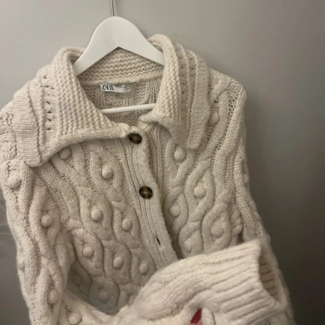 Vit stickad kofta från Zara - 1