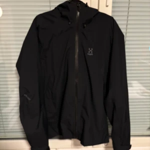 Haglöfs jacka - Haglöfs goretex jacka i väldigt bra skick. Nypris är 3500kr, priset är diskuterbart