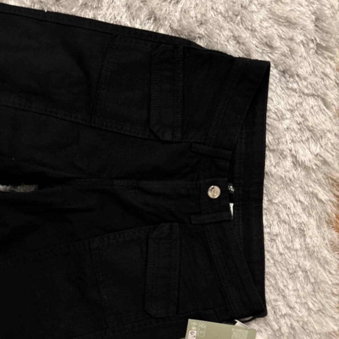 Svarta vida byxor från H&M - 90