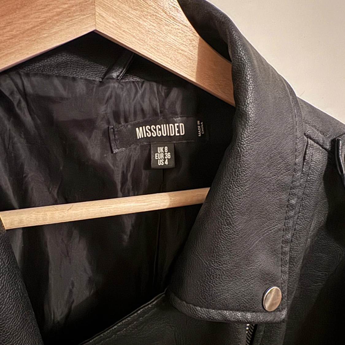 Svart skinnjacka - 90