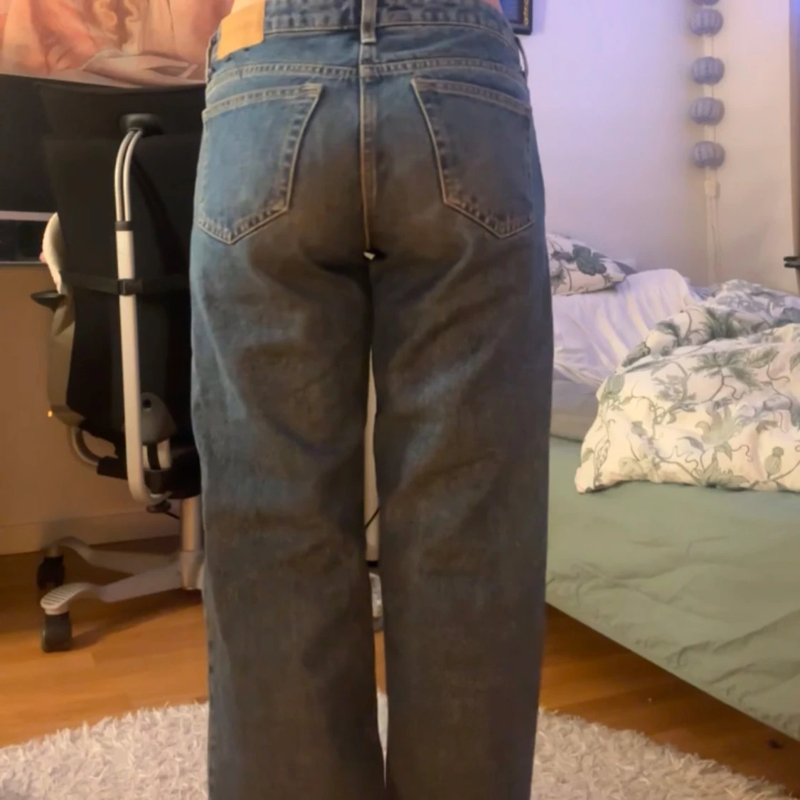 Blå jeans med mid waist - 2