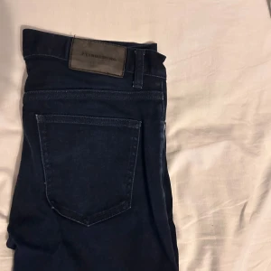 J.Lindeberg jeans - Säljer dessa snygga jeans från J.lindeberg som jag inte använder. De är storlek 30/32 och sitter ganska tajt