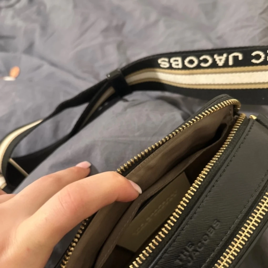 Beige och svart axelväska från Marc Jacobs Snapshot - 93