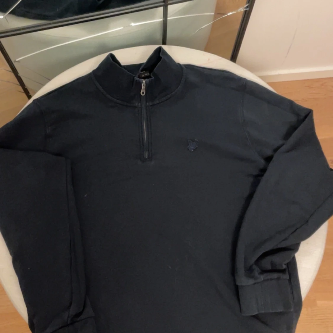 Mörkblå tröja från Lyle & Scott