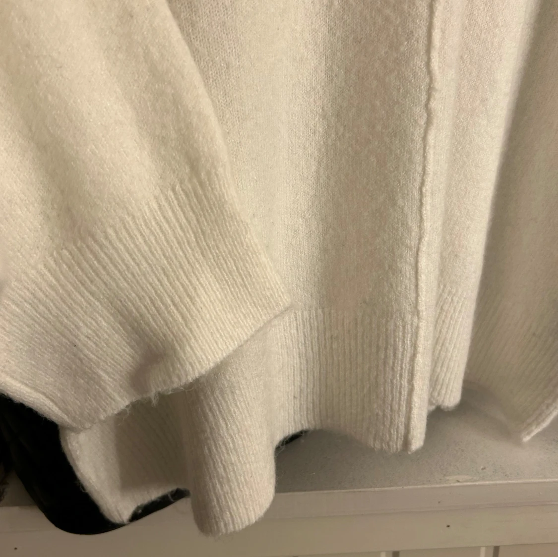 Vit stickad tröja - 93