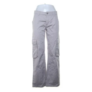 Byxor  - Helt nya oanvända cargobyxor, nypris 600kr 