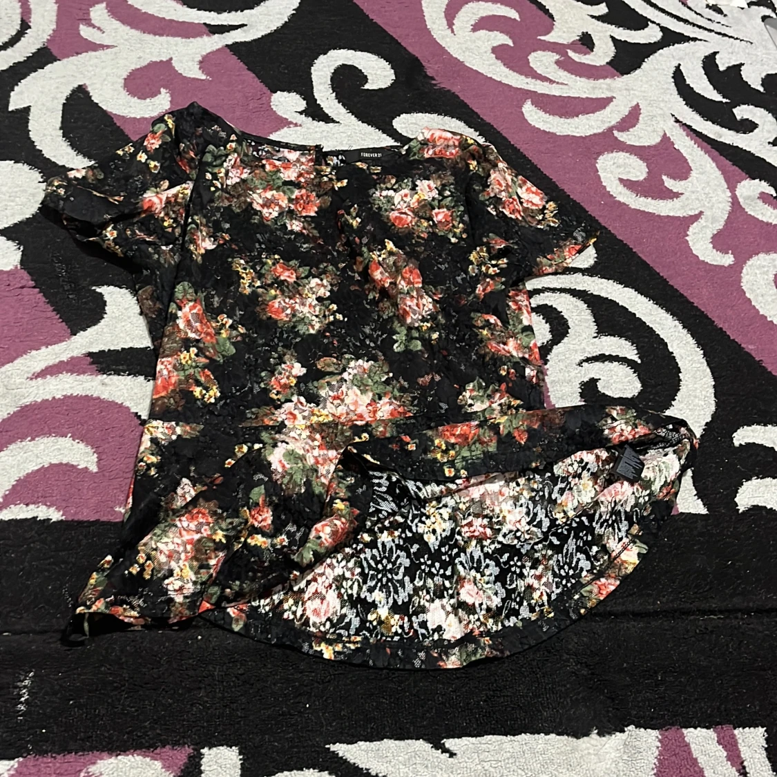 genom skinlig blus (funkar med linne under)  - 91