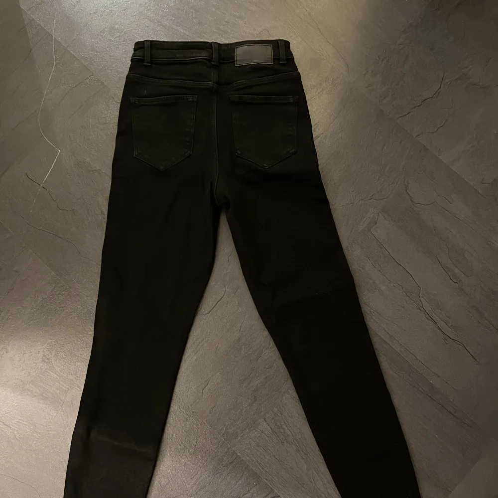 Helt nya skinny ankel jeans med prislapp kvar på!. Jeans & Byxor.