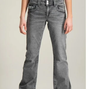 Flare jeans - Flare jeana från gina tricot young