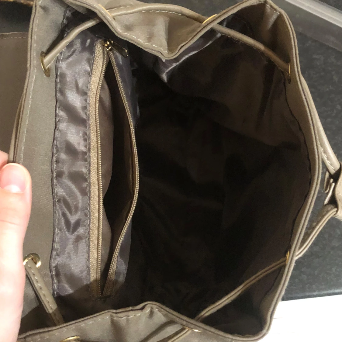 Gullig ryggsäck - 91