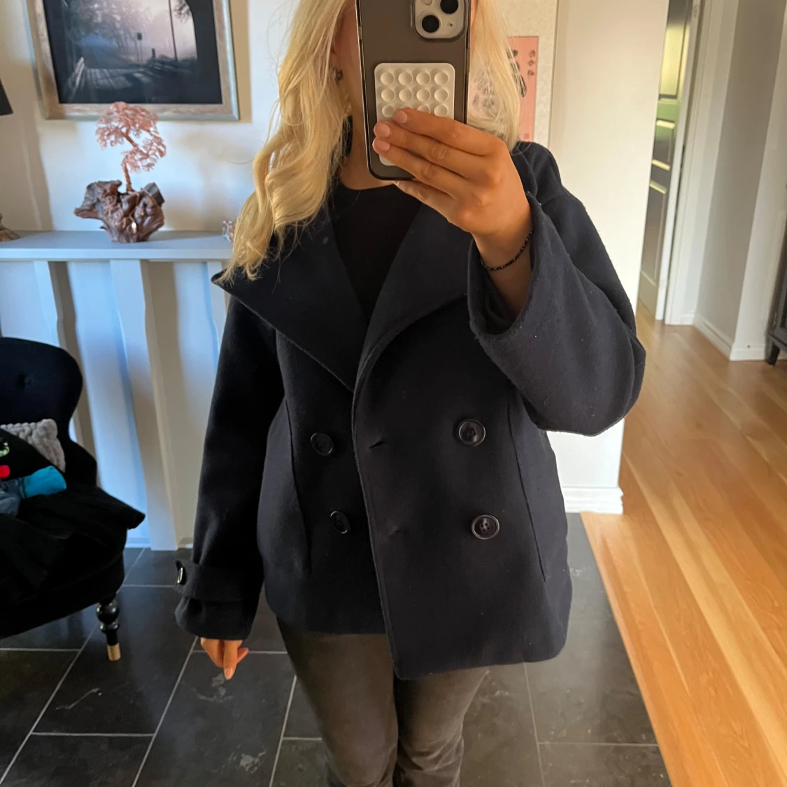 En fin marinblå kappa ifrån design by si  - 90