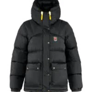SÖKER Fjällräven expedition lite down jacket herr!! - Söker denna jacka🫶🏻 Strl M, herr, lite modellen (den tunnare, nyare) ❤️ Skriv om ni har en ni vill sälja !!🫶🏻❤️
