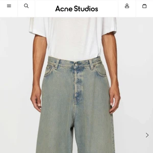 Acne studios 2023m baggy jeans - Storlek 44, bra skick. Nypris 6000kr