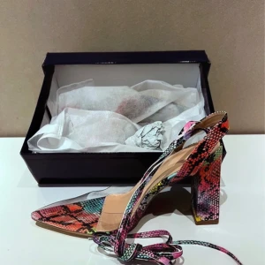 Snakeprint lace up heels  - Nya, kvar i kartong! Klackhöjd 10cm Innermått ca 25,5cm