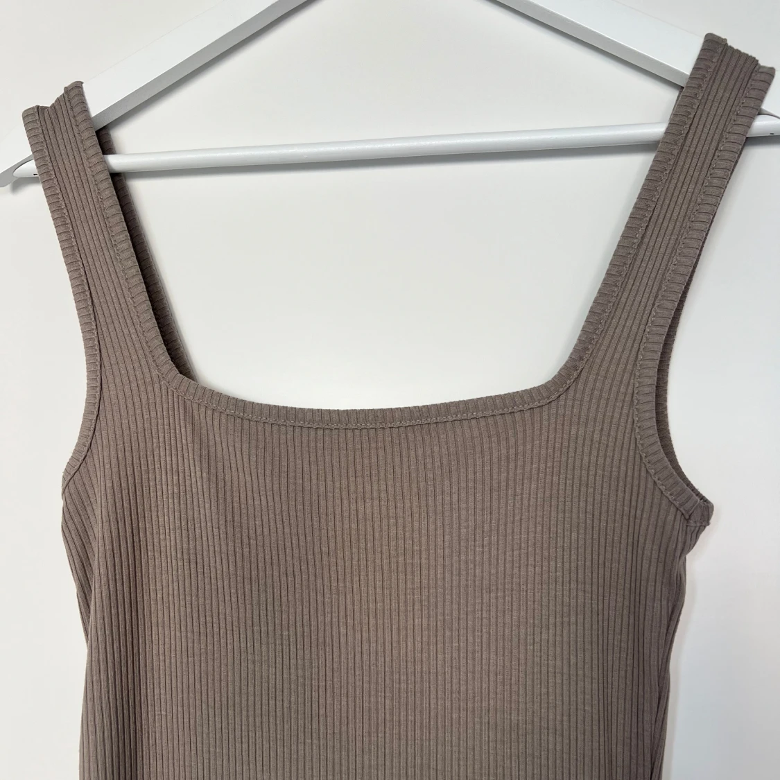 Ribbad klänning från lager157