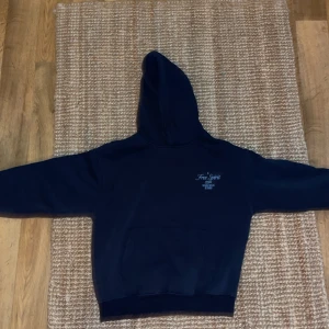 Hoddie  - Bra skick, bra för barn och tonåringar 