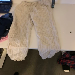 Ralph lauren linne byxor  - Storlek m 170 vita passar till alt 