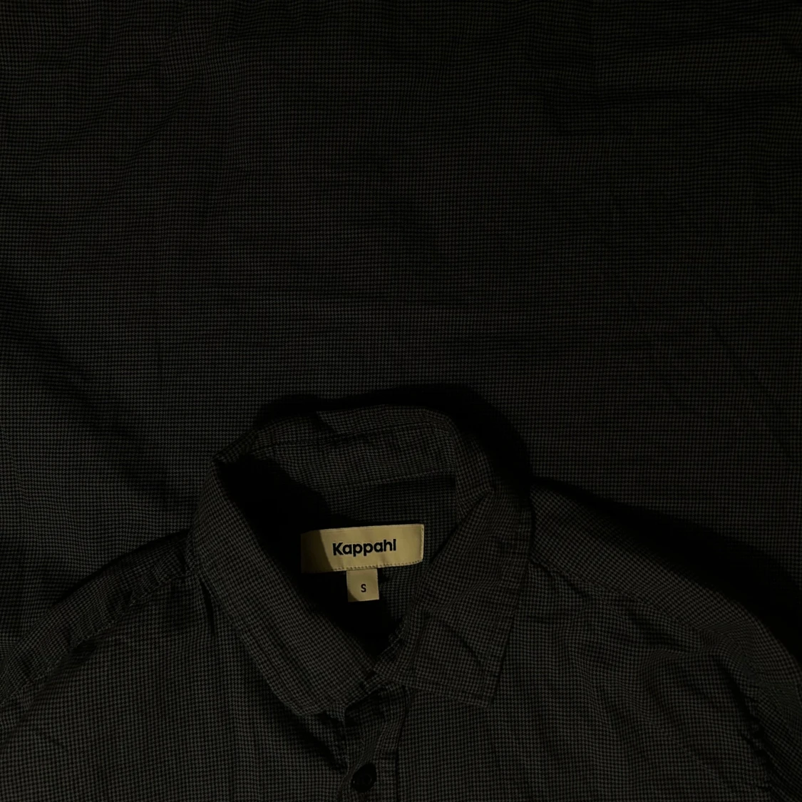 Mörkblå rutig skjorta från Kappahl - 92