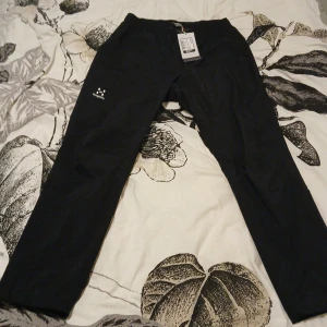 Haglöfs Korp proof pant Women: - Haglöfs Byxa Korp proffs Dambyxa: Storlek L/Dam: Nypris 1299kr: Nypris 799kr: Märke: Haglöfs Säljes då de va lite för stora på mig har jag märkt, men de är super sköna för den som är behov av ett par Haglöfs byxor:)