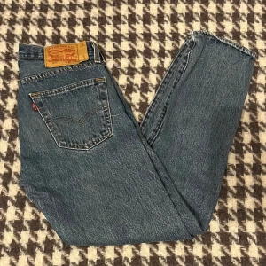 Levi’s 501 jeans - Skitfeta levi’s 501, knappt använda. Nypris:1300kr, mitt pris:299kr