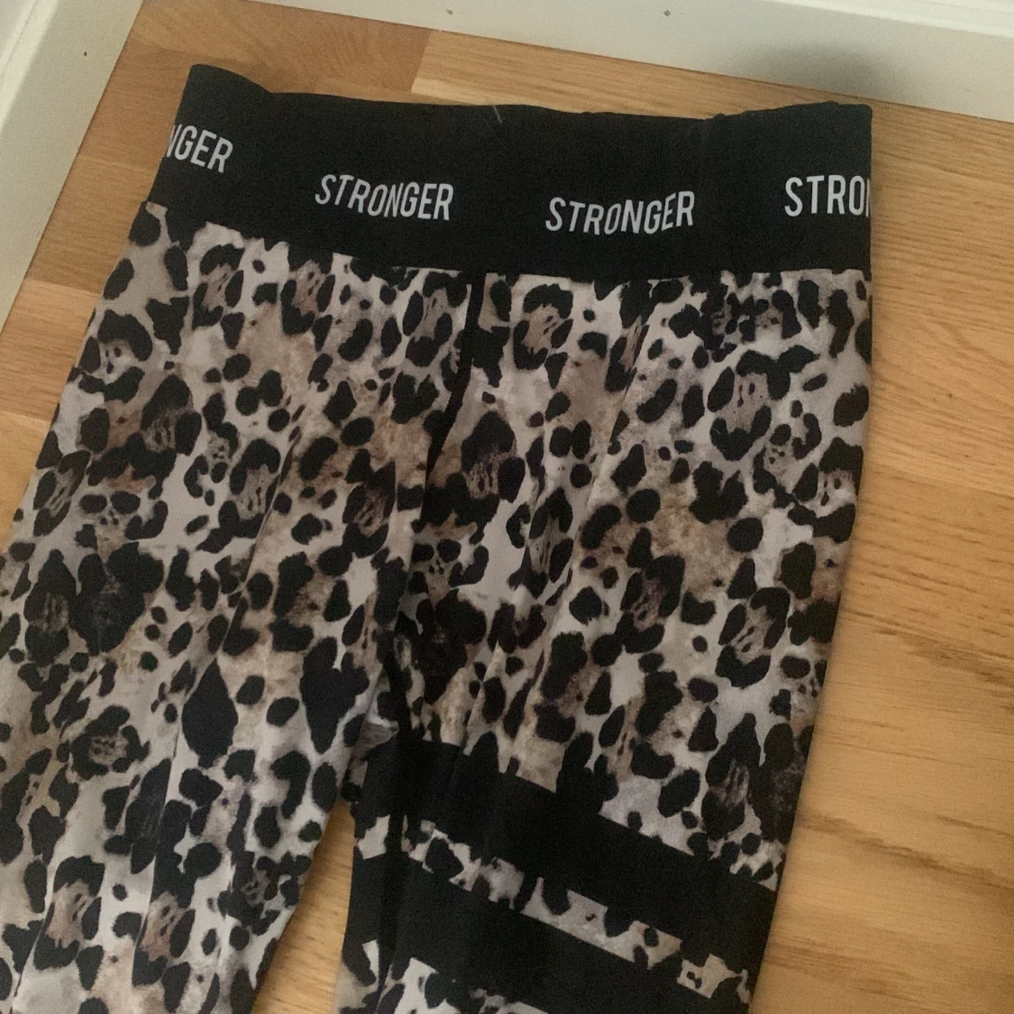 Stronger byxor leopardprint - 90