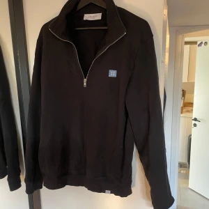 Les duex - Les duex half zip, fint skick. Storlek M, passar 185 Nypris ca 1000kr