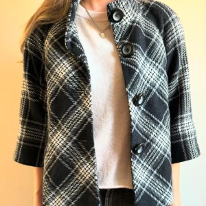 Trekvartsärmad jacka  - Trekvartsärmad jacka S/m 350 JackpotUF på instagram!