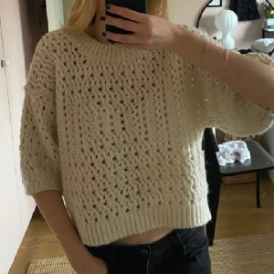 Stickad tröja 🩷 - Så söt stickad tröja från Zara 🩷 Bra skick! Lånade bilder ❣️ Skriv vid frågor eller intresse 🥰