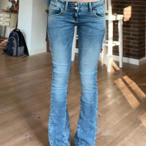 Lbt jeans - Bra skick men har ett hår som går lätt att sy, köpte på plick med de var för långa. De va Skinny med år sydda till bootcut💕💕