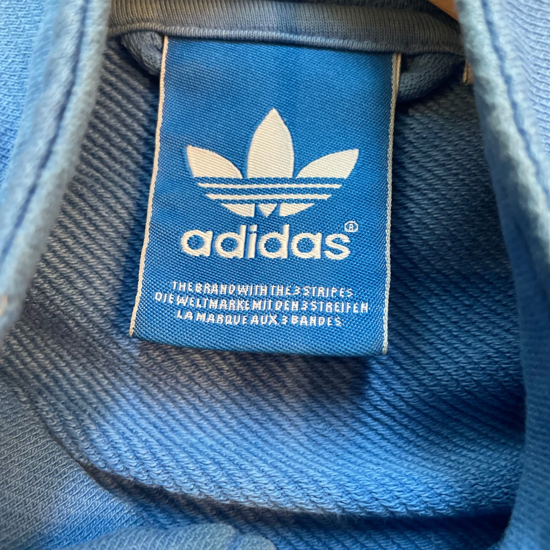 Blå träningsjacka från Adidas - 91