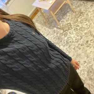 Gant tröja  - Tröja från GANT. Väl använd men lite osäker på storleken, troligtvis S. Skicka gärna prisförslag 
