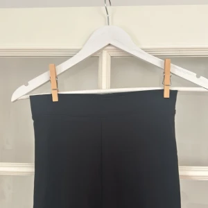 Leggings  - Leggings som är utsvängda, bra skick 