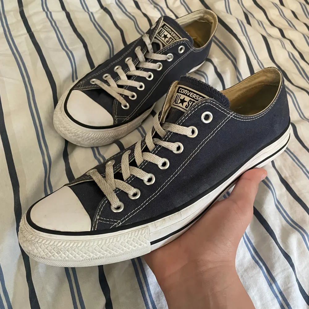 Converse All star | 9/10 Skick | Storlek 45. Skriv om ni undrar något. Skor.